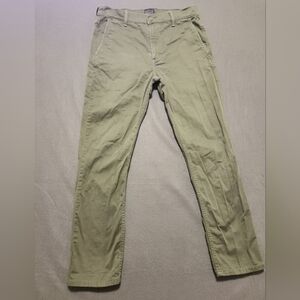 Levis Size 32x30 Green